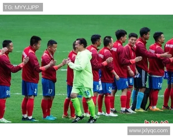 香港足球明星莅临榕江展开友谊赛助力当地青少年足球发展