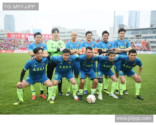 广东队正式签约北京足球明星期待新赛季精彩表现与团队协作